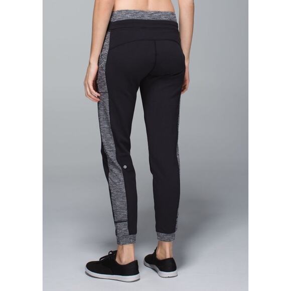 LULULEMON Base Runner Pant Size 4 Black Stripe White Jogger Athletic Women - Picture 9 of 9